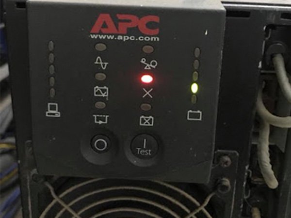 UPS APC lỗi hư relay